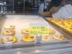 面包甜点陈列柜-鲍师傅糕点(江苏路店)