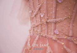 -Lady  Jane高端婚纱礼服馆