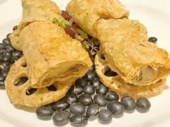 香椿豆腐鲜虾春卷-南麓·浙里(外滩店)