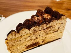 -Fridi Patisserie Cafe