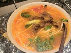 -粉八·云南米线·建水烧烤(常熟路店)