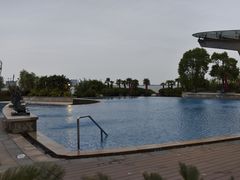 -上海滴水湖皇冠假日酒店