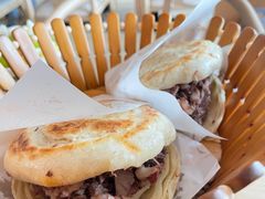 -闫家驴肉老店(华电一校店)