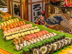 -广州万富希尔顿酒店·感趣自助餐厅·金秋蟹宴生蚝海鲜刺身