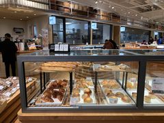 面包甜点陈列柜-七鲜超市(瑞虹天地太阳宫店)