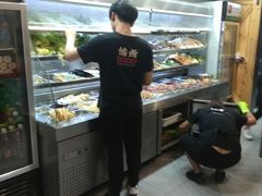 -愉肴麻辣香锅(中山路店)