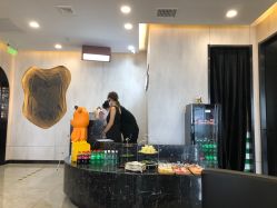 -TOP HAIR SALON