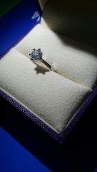 -威德钻石-克拉钻大本营(南京东路店)