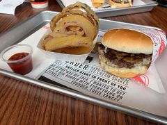 蘑菇牛肉汉堡-FATBURGER 特富客汉堡(外交公寓店)