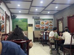 -湖南人家湘菜馆(镇江路店)