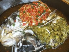 -阿瓦山寨·湘菜现炒·剁椒鱼头王(咸阳总店)