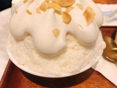 榴莲肉加榴莲冰淇淋-丹礼糖甜品