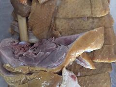 -狗撵鸭(泰山公寓店)