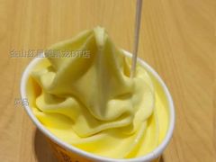 麦当劳甜品站金菠萝雪芭-麦当劳(金山红星美凯龙DT店)