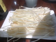 -茸梅路右拐龙虾-农家菜(松江店)