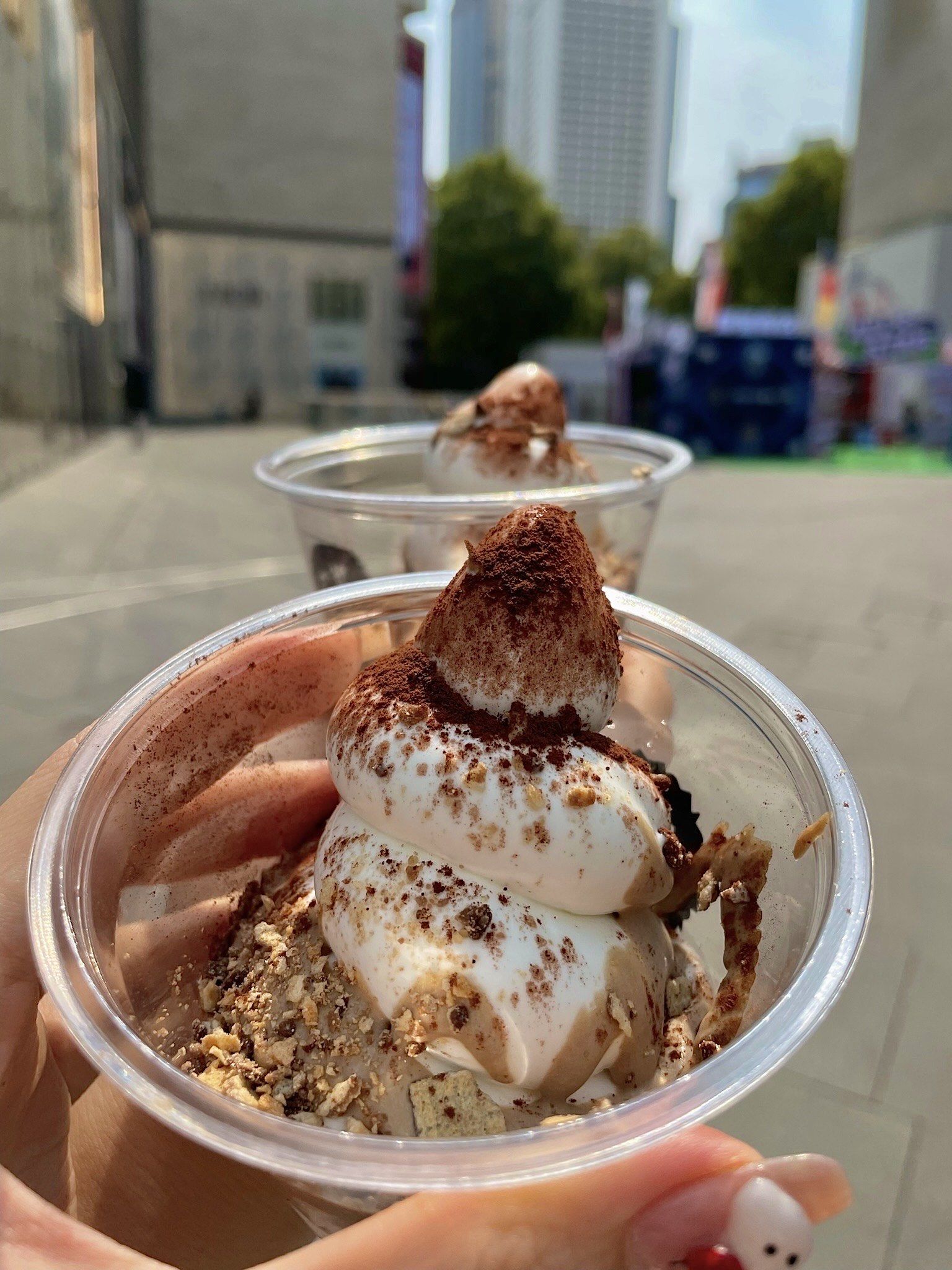 来南京新街口!请记住这杯冰淇淋!