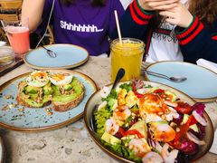 牛油果煮蛋吐司-RAC BAR(安福路店)