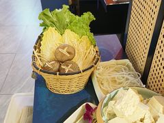 -鲜念蒸汽石锅鱼(红山6979店)