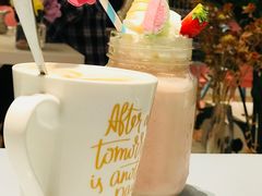 草莓奶昔-随心小姐