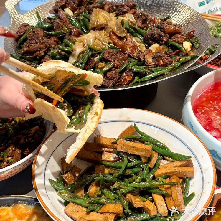 徐州本地人也排队的徐州菜！！好吃到无语！！