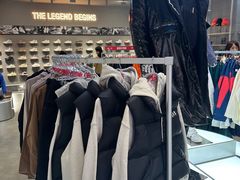 -王府井奥莱临潼小镇(临潼店)