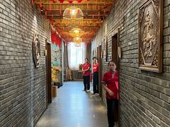 -头上红煨盐鸡·非遗院子餐厅