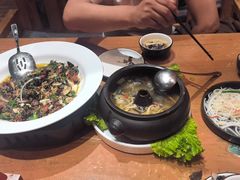 -老滇山寨•云南特色菜•地方菜•民族风情歌舞表演(金碧店)