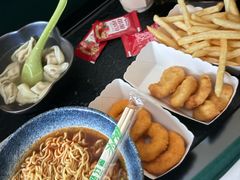 -鲁邦国际风情街(麦世达韩国精品百货店)