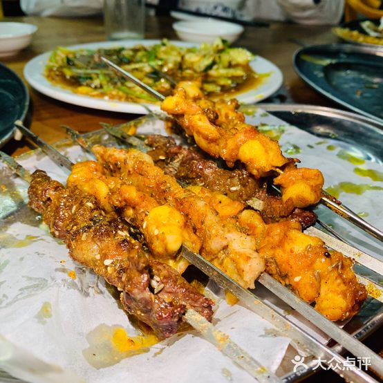 酒经烤艳东北烧烤王(南下店)