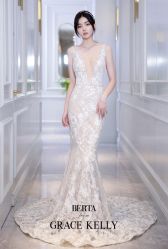 点击看大图 -GRACE KELLY婚纱与礼服(北京店)