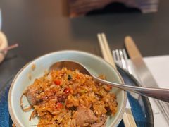葱烧澳洲牛肉配石锅饭-酒池星座(深圳湾后海汇店)