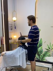 点击看大图 -MONE美发沙龙