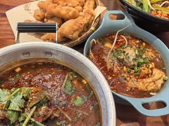 -爆炸头阿姨小四川正宗川味小吃(无任何分店)