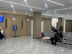 -上海大学附属上海和平眼科医院