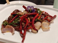 鲜花椒黑蒜焗牛肉粒-满堂·烤鸭店·北京菜(鼓楼店)