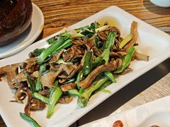 腊肉炒青杠菌-老号尤兔头(幸福店)