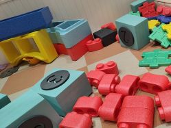 -奈尔宝·儿童乐园·亲子餐厅(华采天地店)