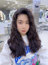 -十六番发型师事务所