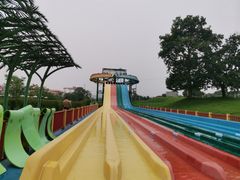 -汤山欢乐水世界