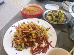 -霄汉牛三鲜湖北砂锅菜(万松园2店)