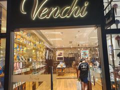 -VENCHI 闻绮(上海佛罗伦萨小镇店)