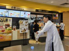 -麦当劳(世界城广场店)