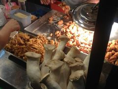 -六合夜市