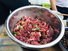 -黄利砖万峰林布依特色酸笋牛肉馆