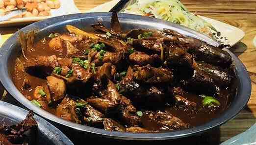 盛记劈柴院-"晚上本想去吃青阳炒鸡的,青阳没开门,我们.