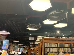 -西西弗书店&矢量咖啡(壹方购物中心店)