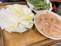 -肖肖酸萝卜鱼火锅(总店)