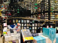 -钟书阁(群光广场店)
