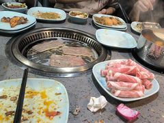 -金滏山烤肉·海鲜·火锅自助餐厅(襄阳万达店)
