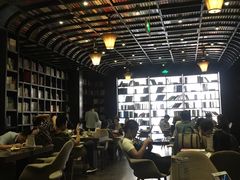 -钟书阁(松江泰晤士小镇店)